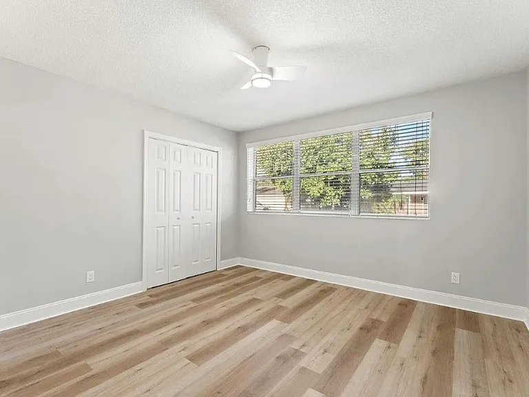 1554 Shirl Ln — Photo 5