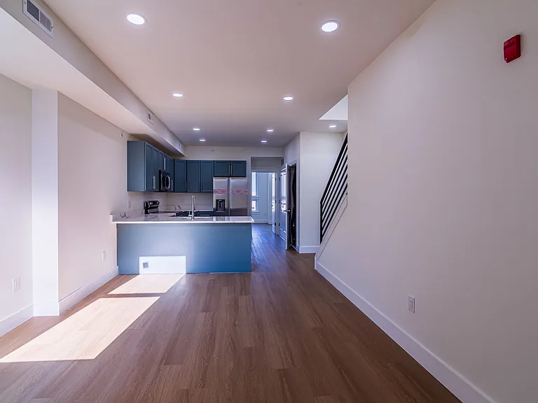 808 N Preston St — Photo 22
