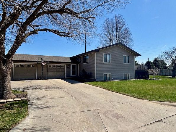 803 Pine Cir
