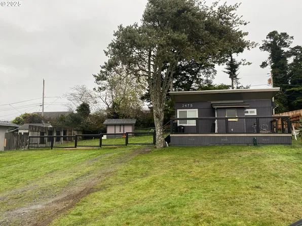 2475 Pine St, North Bend, OR 97459