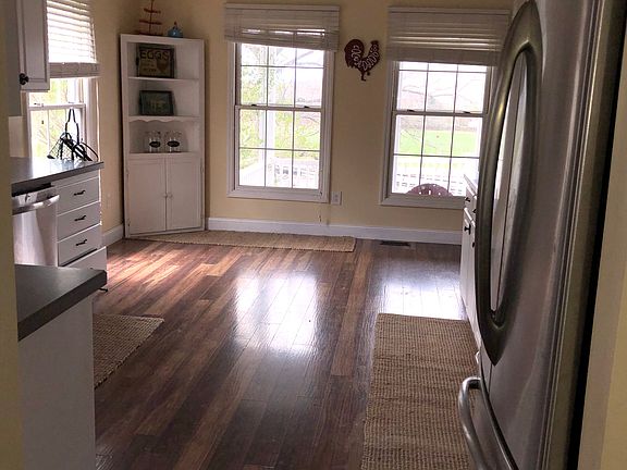 Eat-In Kitchen