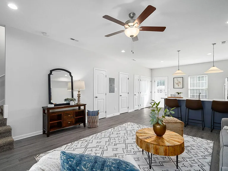 401 Victory Rd — Photo 11