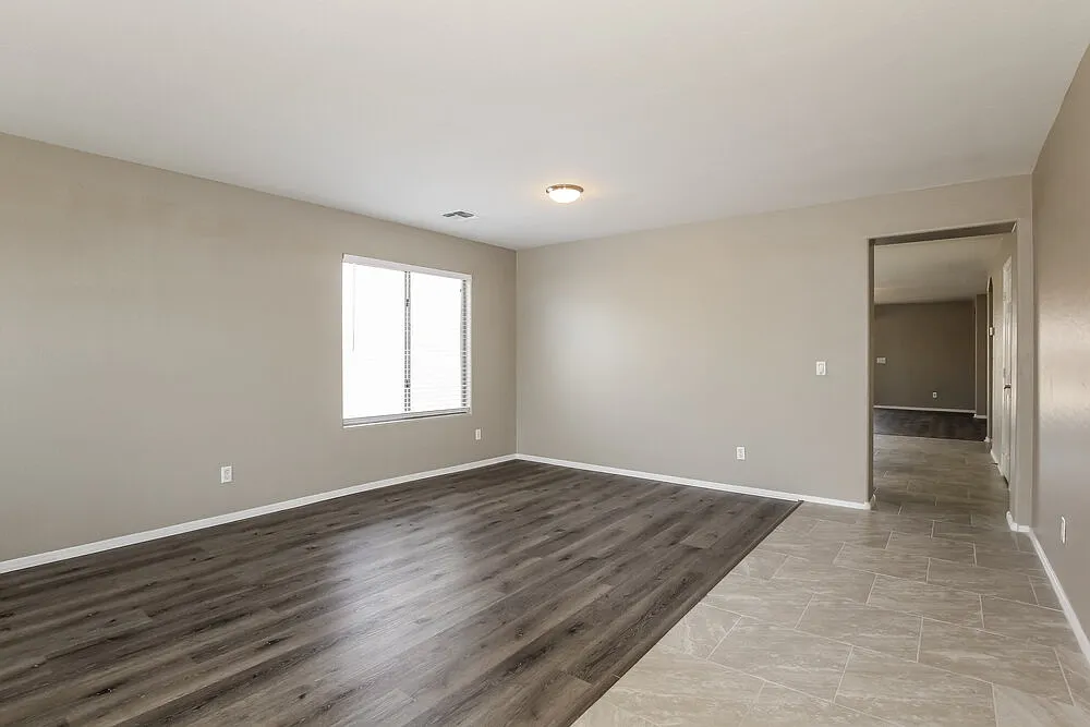 4 bed, 2.0 bath, 1900 sqft, $2,610 — Photo 3