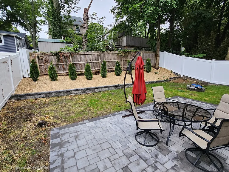 129 Westbury Dr — Photo 16