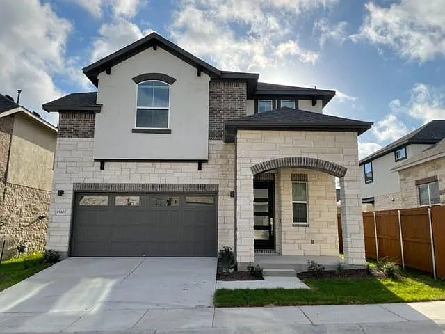 5 bed, 3.5 bath, 3040 sqft, $2,800 — Photo 1