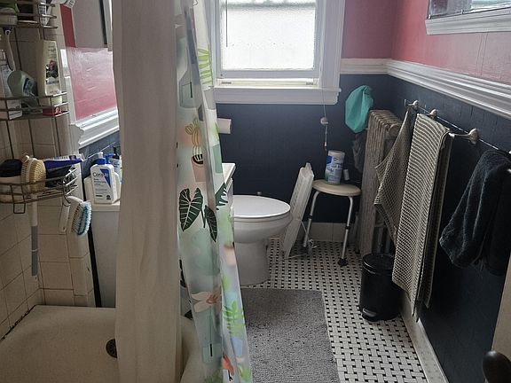 2nd image of 26 Oak Square Ave #2