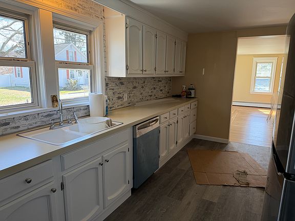 3rd image of 14 Ethel St