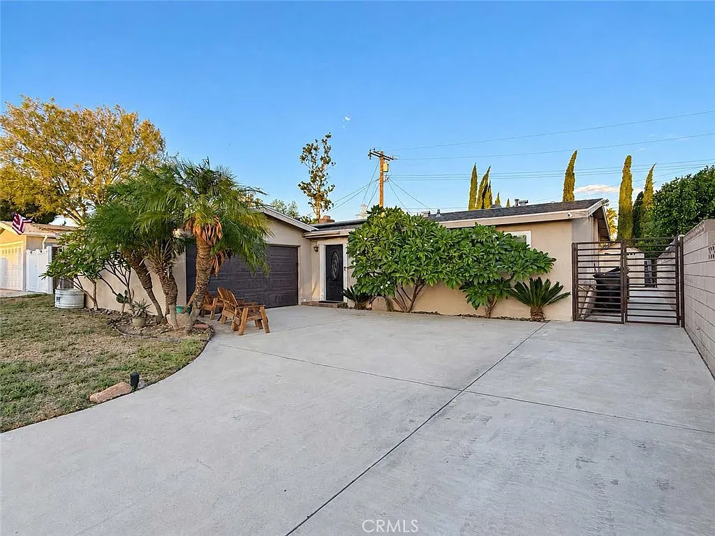 3 bed, 1092 sqft, $3,200 — Photo 3