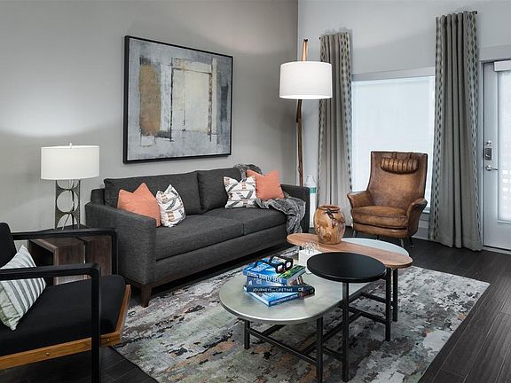 3rd image of 510 Lovett Blvd APT 205