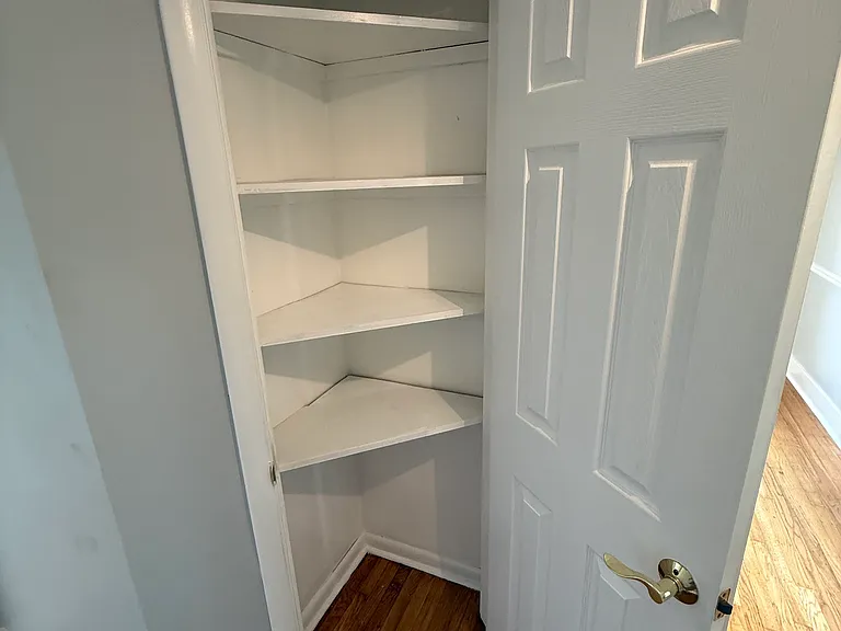 230 N Diamond St — Photo 16