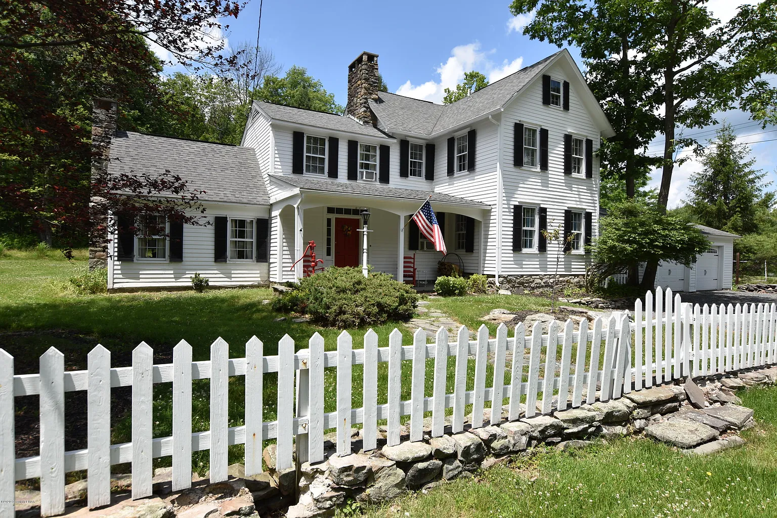 457 Golf Dr photo 1