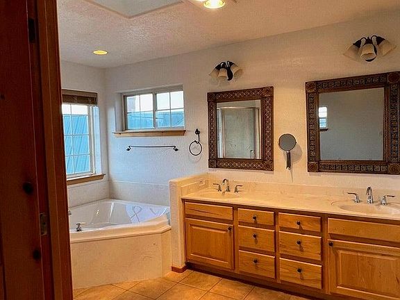 5th image of 7 Vista Encantada Dr