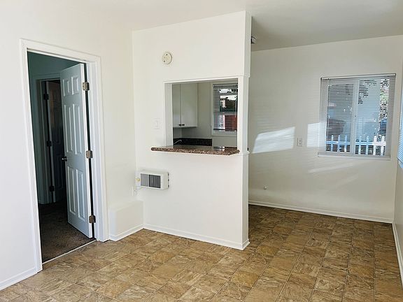 3rd image of 154 W Mariposa APT A