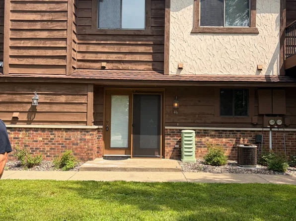 46 125th Ln NW, Coon Rapids, MN 55448