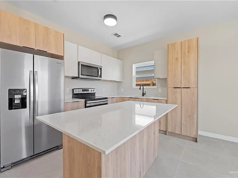 307 W Campeche Ave #4 — Photo 4