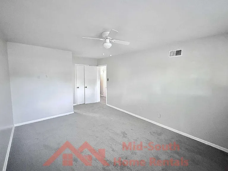25 N Idlewild St #10 — Photo 9