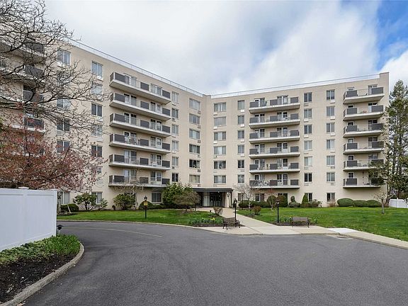 3rd image of 135 Post Ave #520