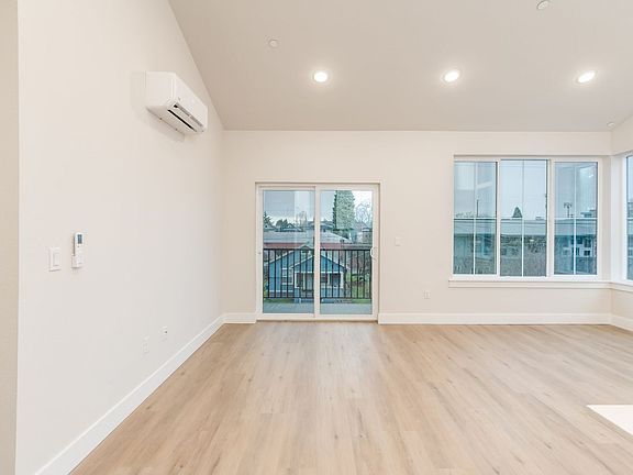 5th image of 4060 N Montana Ave #302