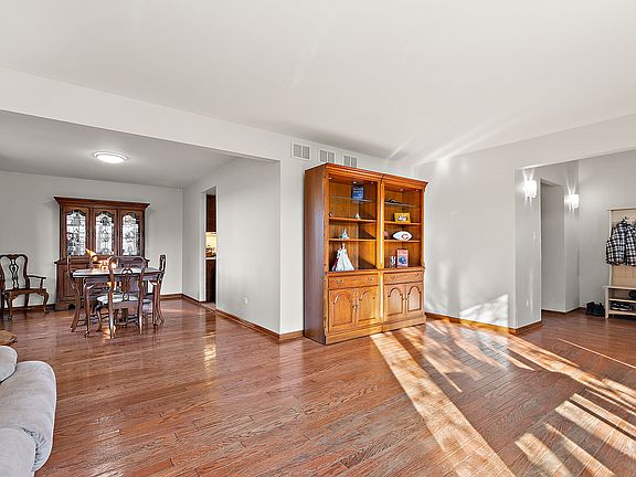 5th image of 13050 Meadowlark Ct