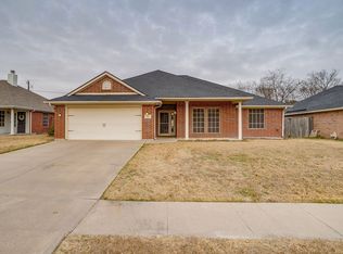 1024 Heberle Dr, Burleson, TX 76028