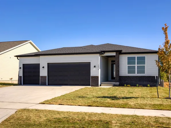 1575 NW Parkside Ln, Waukee, IA 50263