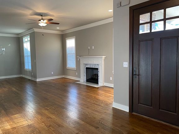 3rd image of 3423 Country Club Dr