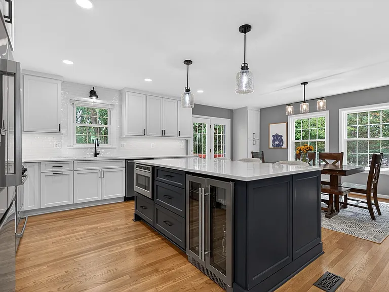 9810 Meadow Valley Dr — Photo 31