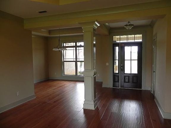 4th image of 213 Brookwood Dr