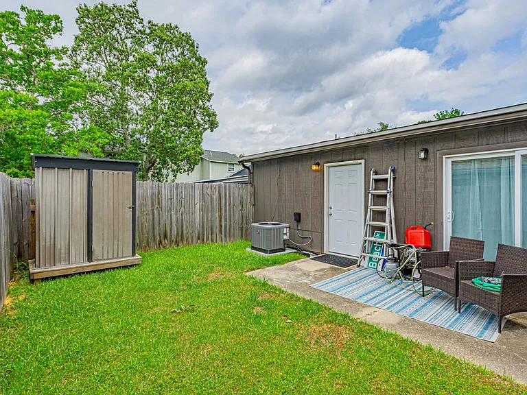 644 Carnathan Ct — Photo 10