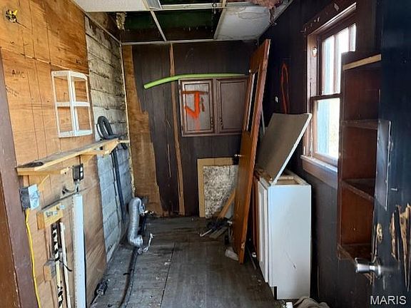 5th image of 329 W Randolph St