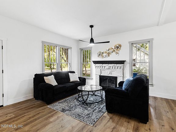 3rd image of 14727 NE 142ND Street