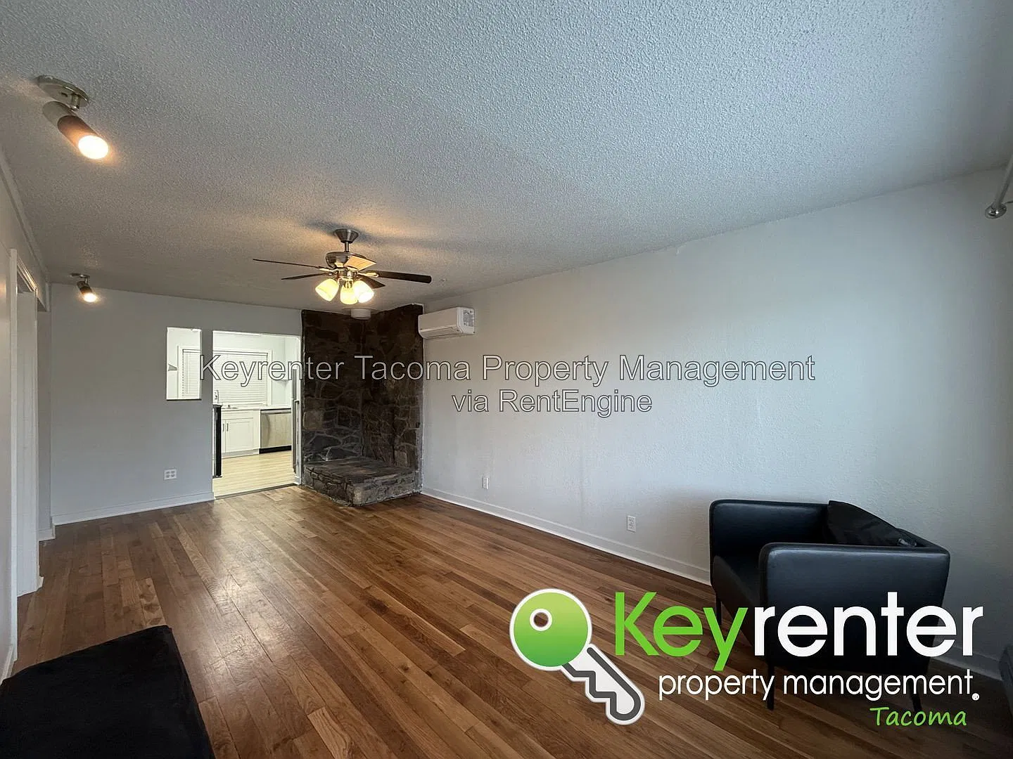 3 bed, 2.0 bath, 1072 sqft, $2,500 — Photo 2