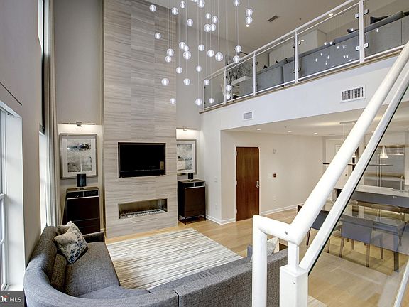 5th image of 1610 N Queen St #218