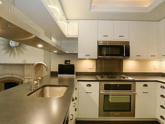 4th image of 32 Mount Morris Park W #1