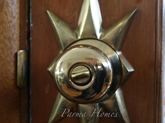 Starburst door knob