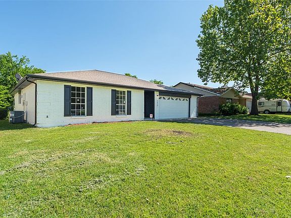 2nd image of 1620 Roundrock Trl