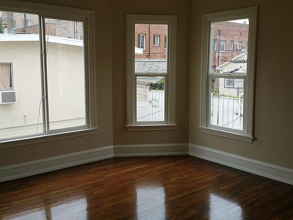 5th image of 819 S Kenmore Ave