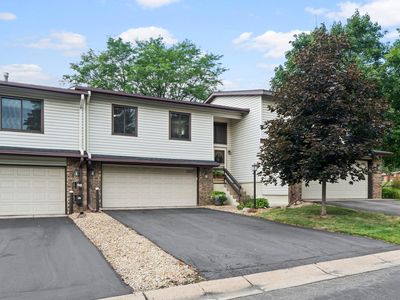 5757 Hyland Courts Dr, Bloomington, MN, 55437