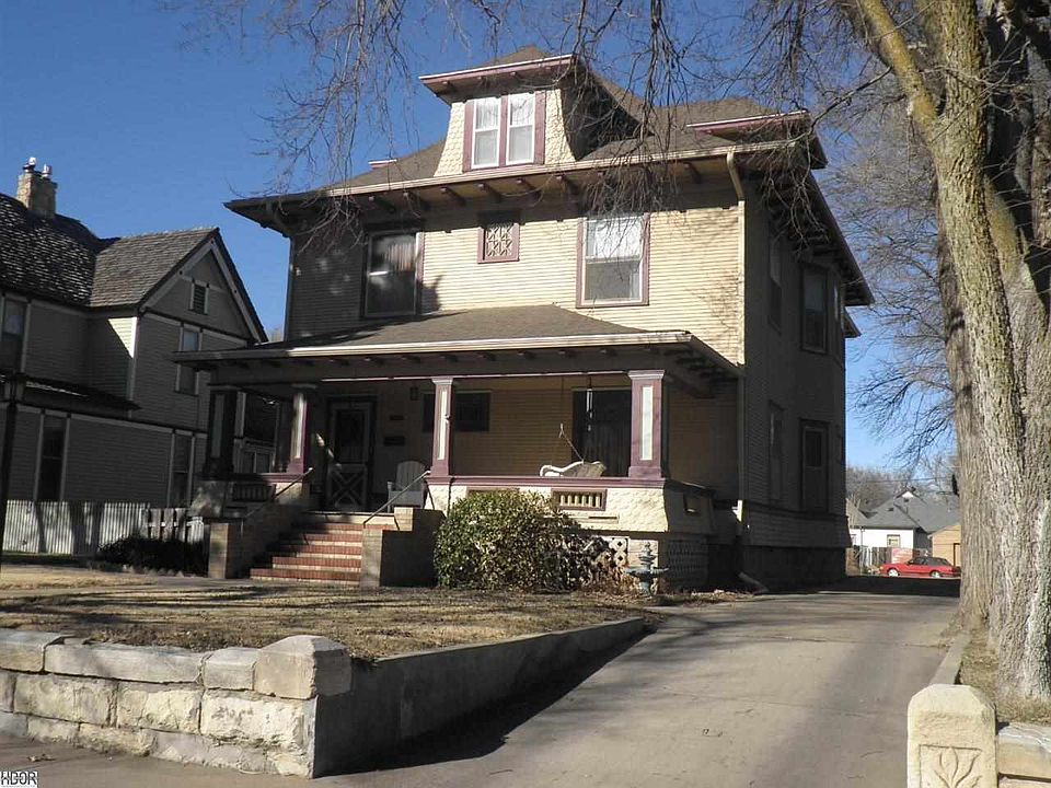 1st image of 208 E 6th Ave