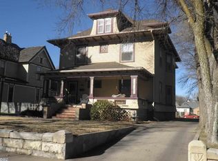 208 E 6th Ave, Hutchinson, KS 67501