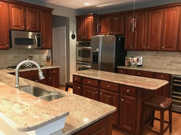 504 Guinevere Dr, Newtown Square, PA 19073