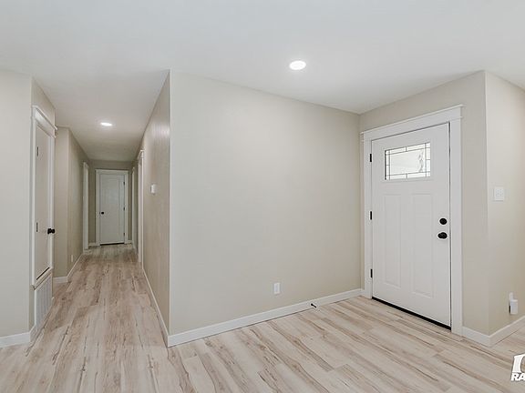 5th image of 2612 Cimmaron Ave
