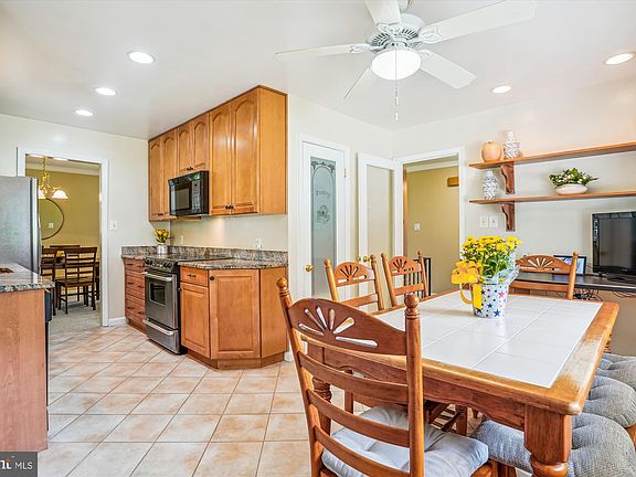 2nd image of 8634 Aberdeen Ct