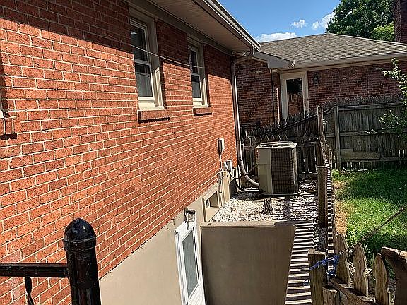 2nd image of 4112 Wallingford Ln