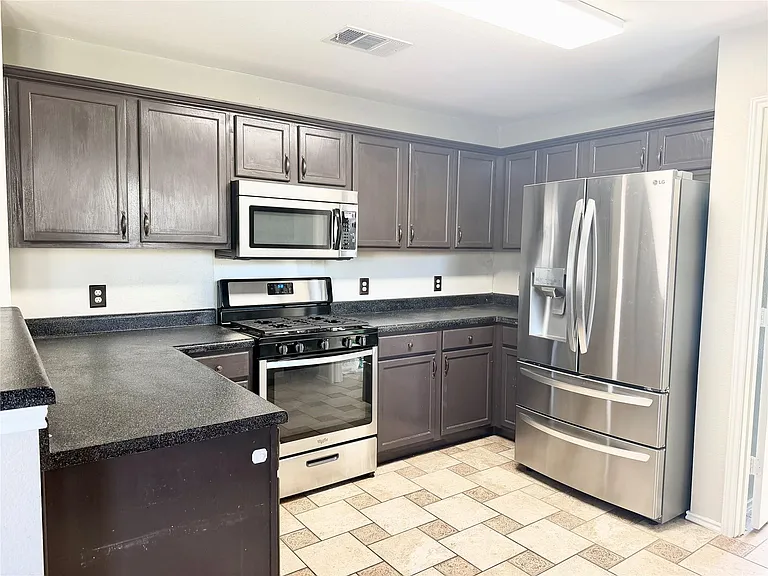 11715 Raymond C Ewry Ln — Photo 19