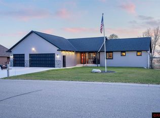256 Oak Dr, Eagle Lake, MN 56024