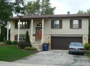 1306 W Meyer Dr, Addison, IL 60101