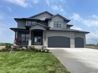 18605 Howe Dr, Stilwell, KS 66085