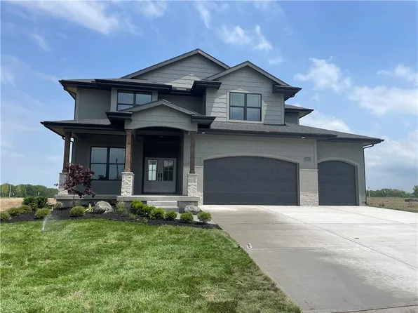 18605 Howe Dr, Stilwell, KS 66085