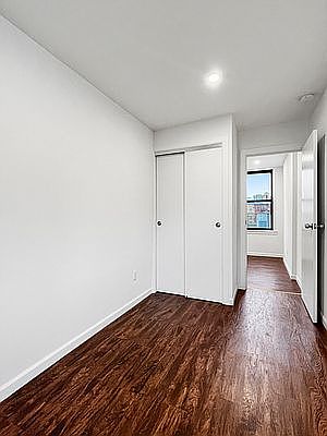 5th image of 127 Henry St #10